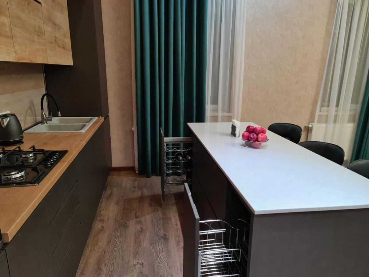 Nino'S Cosy Apartment クタイシ エクステリア 写真