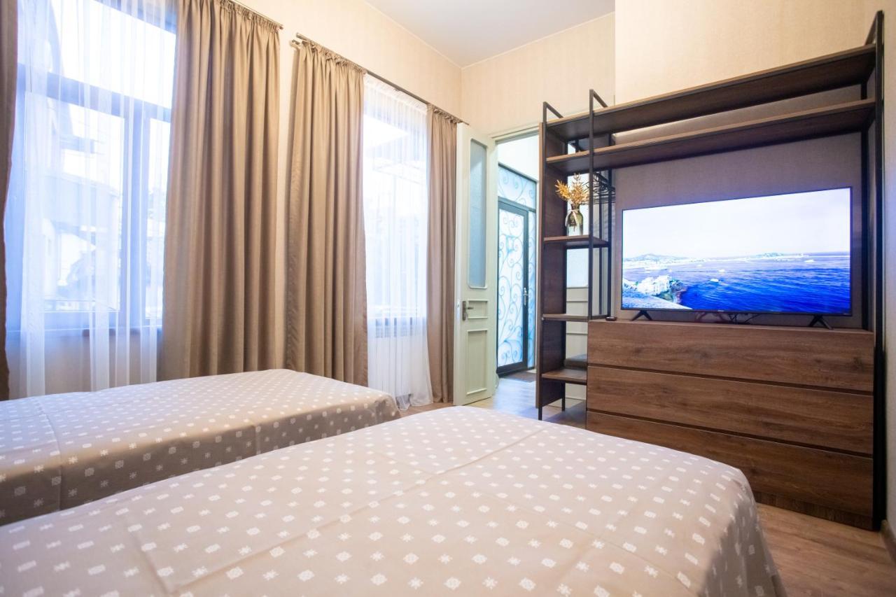 Nino'S Cosy Apartment クタイシ エクステリア 写真