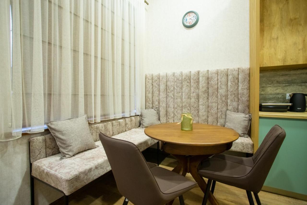 Nino'S Cosy Apartment クタイシ エクステリア 写真